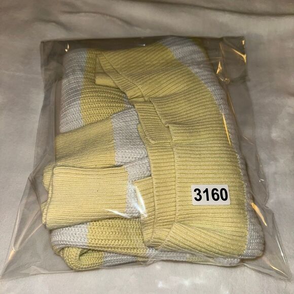 Old Navy Women’s Large Chunky Knit Cardigan Sweater White Butter Yellow Stripe - Picture 9 of 9